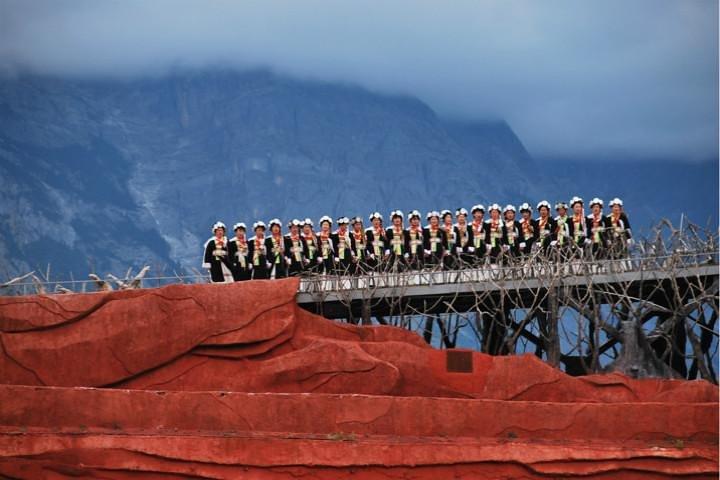 Private Lijiang Tour to Baisha Village and Jade Dragon Snow Mountain with Show