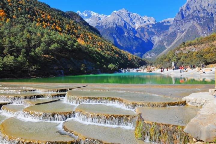 Private Lijiang Tour to Baisha Village and Jade Dragon Snow Mountain with Show