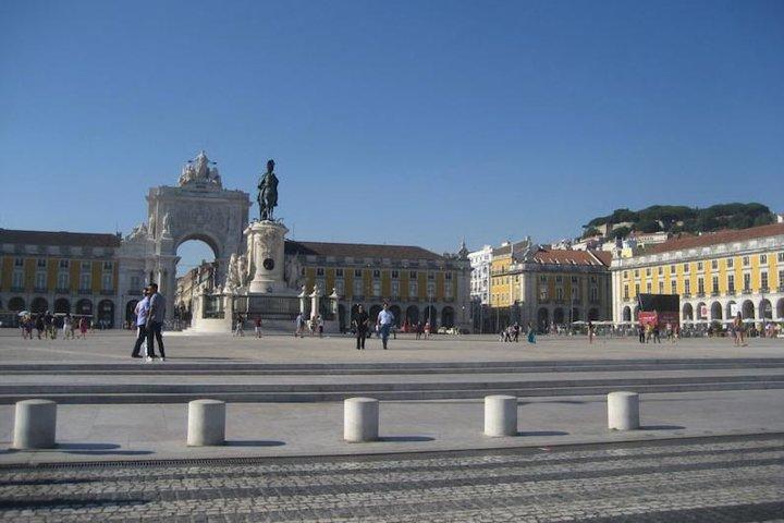 Lisbon walking tailored private tour (half day)