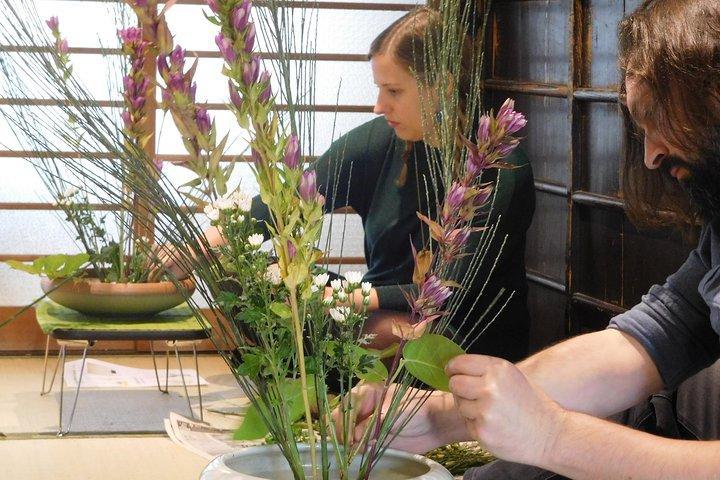 Ikebana Experience in Kyoto Townhouse