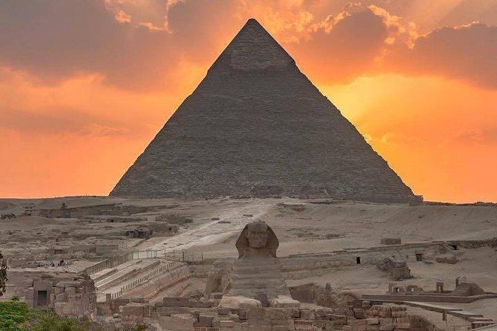 Layover trip to great pyramids Sphinx old Egyptian Museum