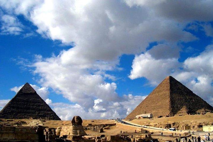 8 Hours Tour to Giza Pyramids, Sphinx, Sakkara Pyramids & Memphis