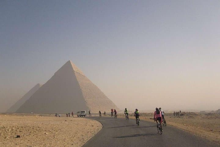 Cairo Layover Tour: Pyramids, Sphinx & GEM with Egyptologist