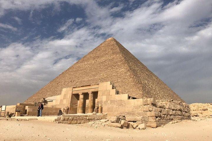 Giza pyramids, Sphinx, Sakkara and Dahshur Private Trip