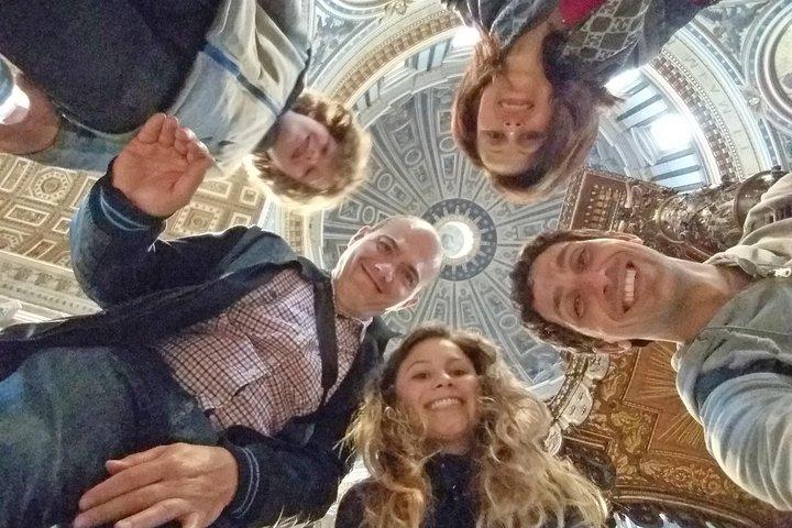Full-day tour of Vatican Colosseum & Best of Rome by Tommaso
