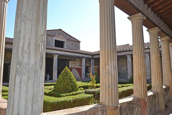 Skip-the-line Exclusive Private Full-Day Complete Ancient Pompeii Guided Tour