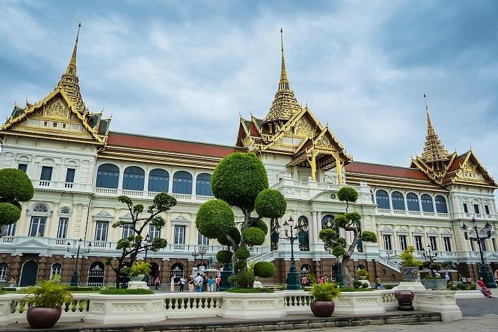 Private Grand Palace Bangkok City Tour & Klong Longtail Boat Trip