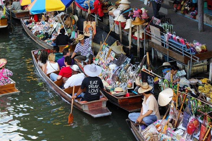 Floating Market Damnoen Saduak and Meklong Railway Market: Half Day Tour