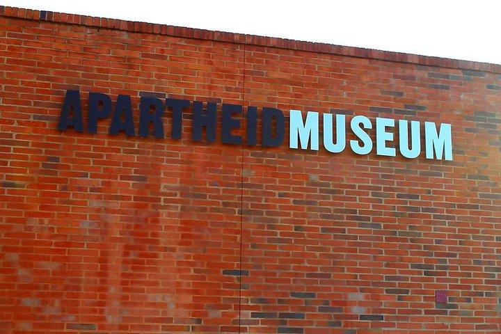 Johannesburg Guided Day Tour Pretoria, Soweto & Apartheid Museum