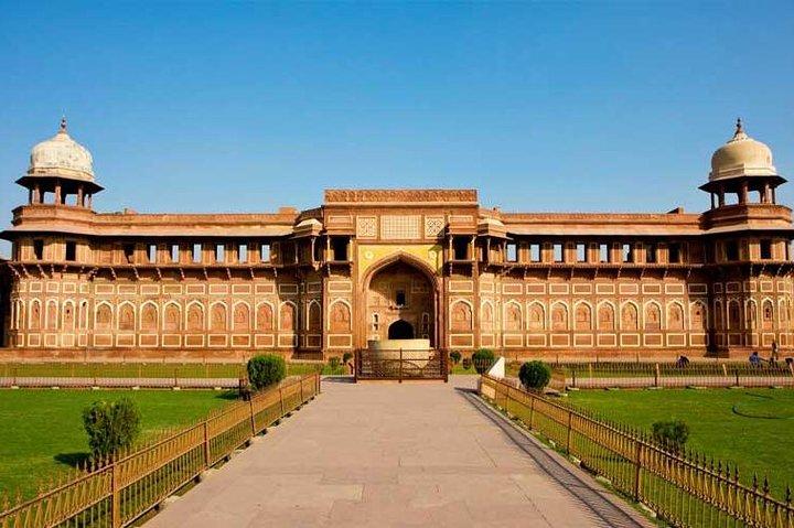 Agra: Taj Mahal and Agra Fort Private Guided Half-Day Trip