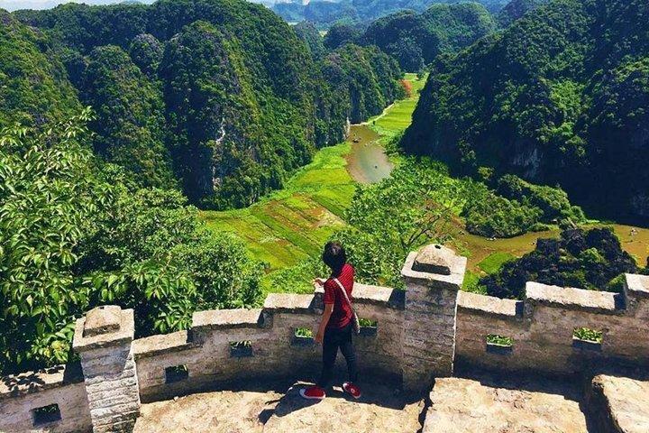Ninh Binh Full-Day Trip to Trang An Mua Cave Hoa Lu Buffet Lunch