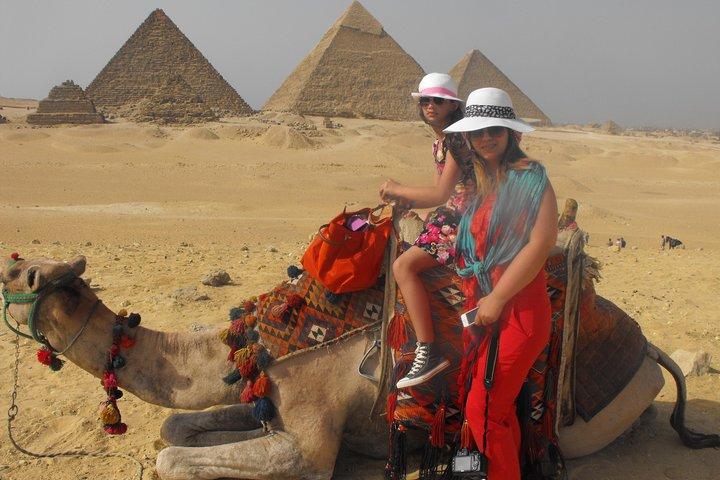 From Cairo: 1-Day Tour to Giza Pyramids & Egyptian Museum
