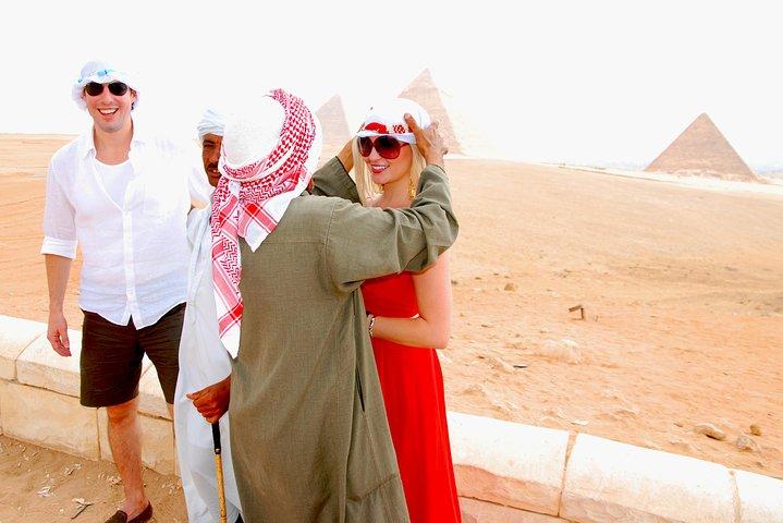 From Cairo: 1-Day Tour to Giza Pyramids & Egyptian Museum