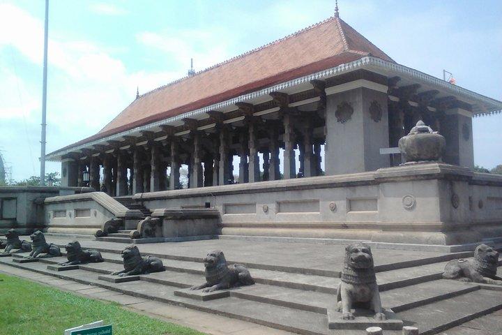 Privet Full-day Sightseeing Tour of Colombo