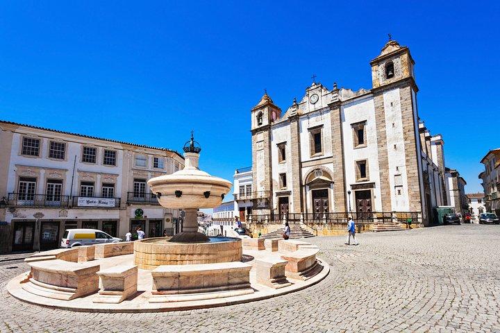 Evora Private Day Trip with Wine Tasting