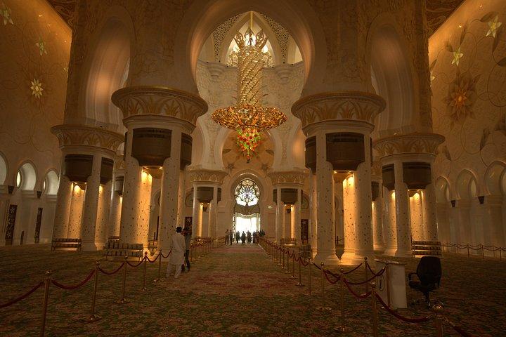 Abu Dhabi: Sheikh Zayed Grand Mosque