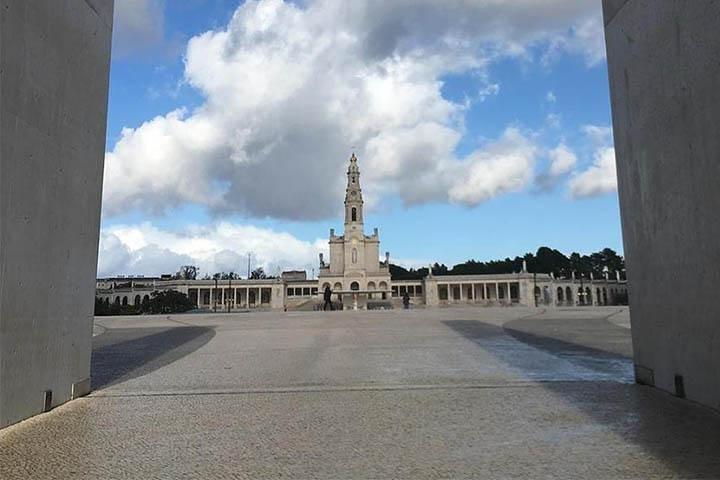 Divine Fátima Full Day Private Tour from Lisbon