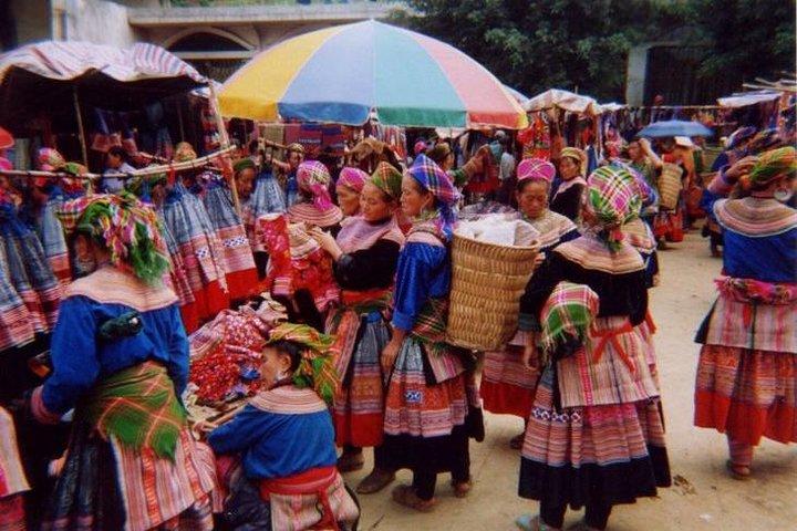 2 nites on train - 1 nite in Sapa town: trekking tours, meals, hotel, tour guide