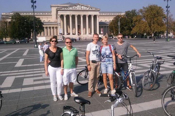 Budapest Highlights Bike Tour