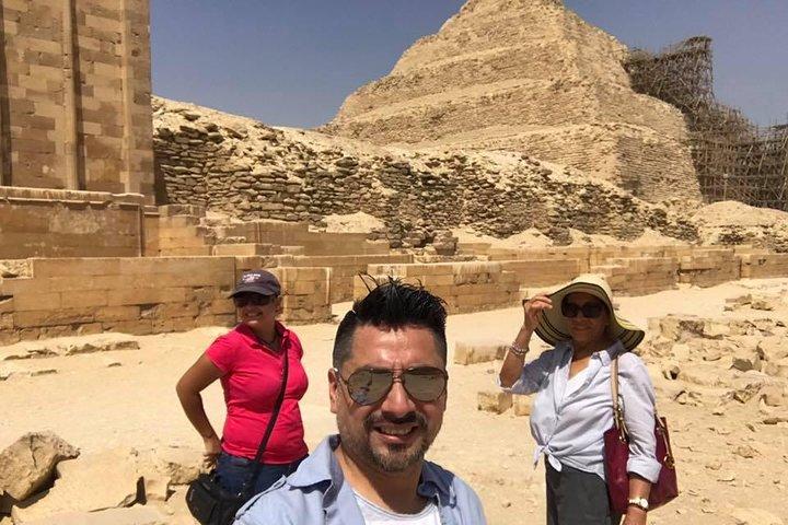 Private Excursion Giza pyramids ,sphinx, Sakkara Pyramid and Memphis Old City