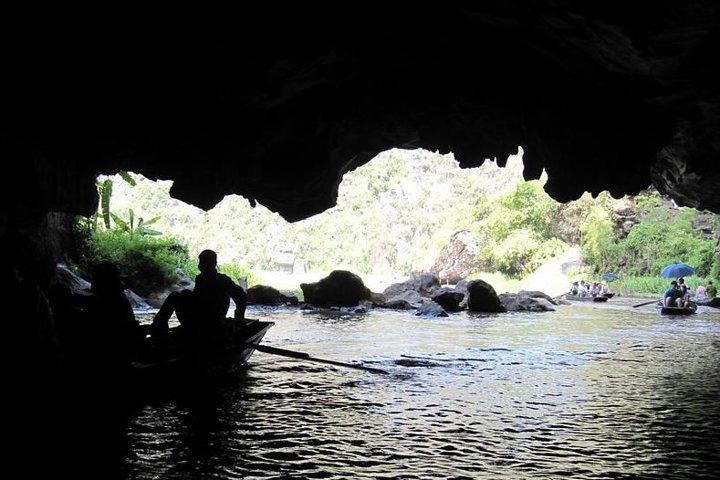 [Private] Tam Coc Boat-ride & Bich Dong Pagoda - Day tour