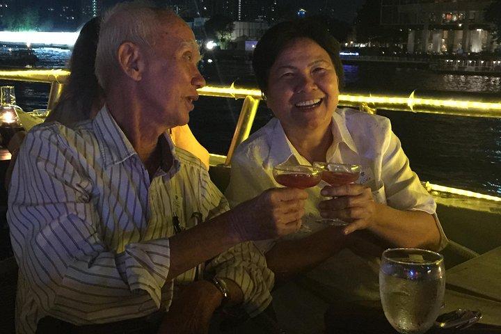 Smile Dinner Cruise Experience: Dining & Live Entertainment