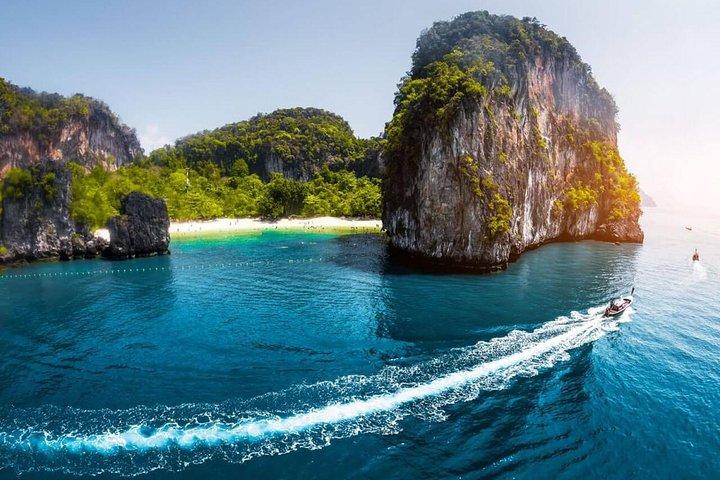 Uncover the Beauty of James Bond Island Phuket Longtail Boat Tour
