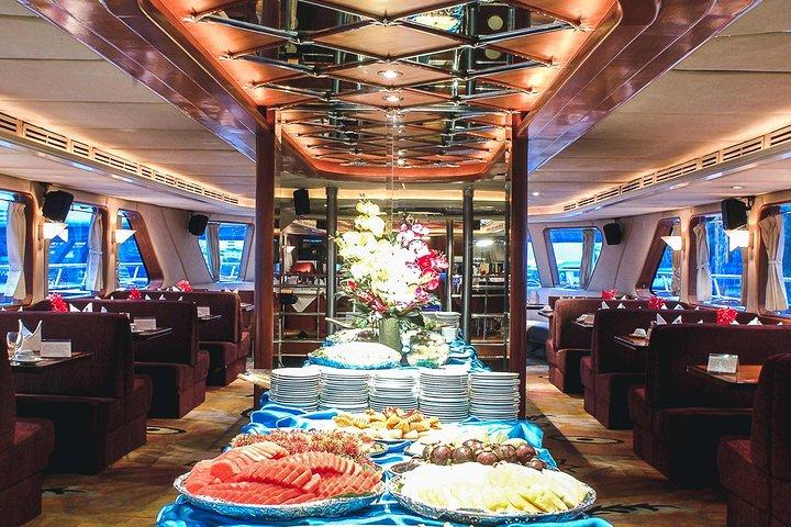 Grand Pearl Dinner Cruise – River Views, Buffet & Live Music