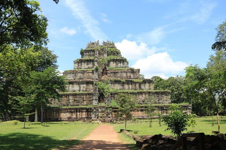 Day Trip to Preah Vihear Temple and Koh Ker UNESCO Site from Siem Reap