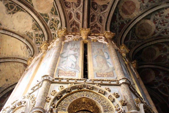 Medieval Knights Templar and Alcobaça Private Day Trip from Lisbon