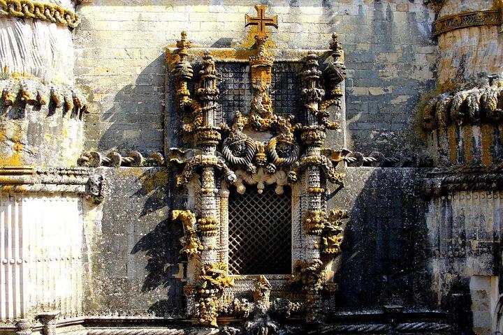 Medieval Knights Templar and Alcobaça Private Day Trip from Lisbon