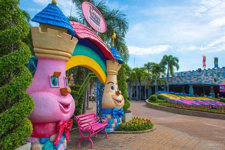 Dream World Bangkok with Round Trip Shared Transfer