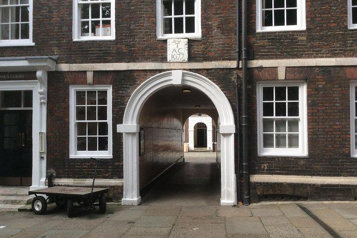 3 Hour Private Downton Abbey London Locations Walking Tour