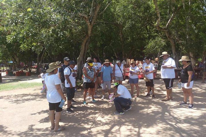 Chichen Itza Basic Tour: Sacred Cenote, Lunch, and Valladolid