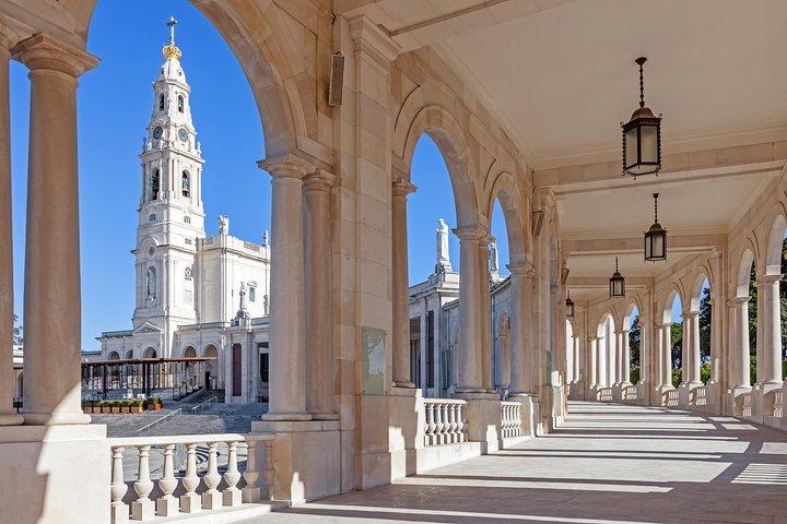 Fátima, Batalha, Nazaré and Óbidos Private Tour