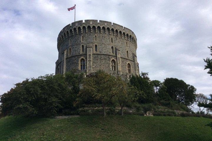 Private Half-Day Windsor Castle, Park and Old Town Tour from London