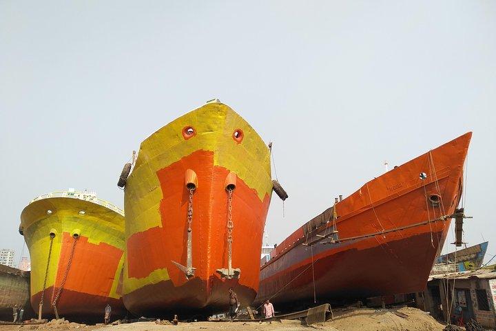 Fascinating Old Dhaka and Ship Breaking Yard Day Trip