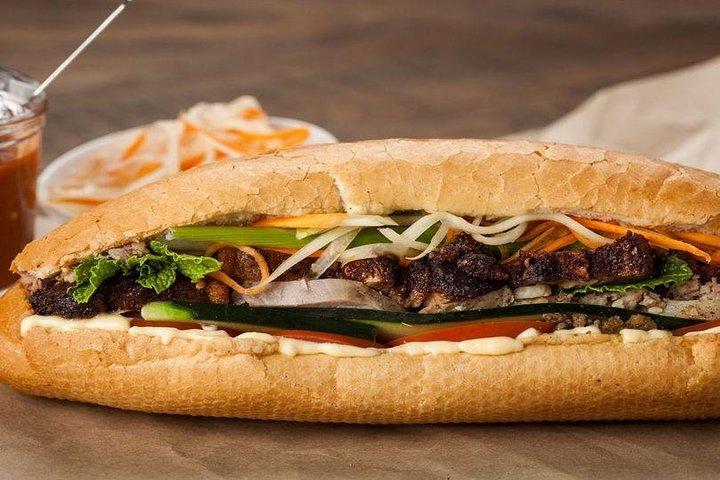 Hanoi Night Market and Street Food Tour