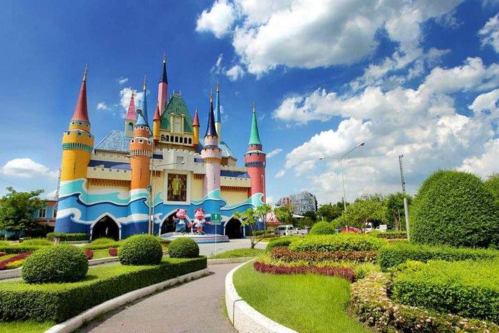 Siam Amazing Theme Park in Bangkok with Lunch & Hotel Pickup
