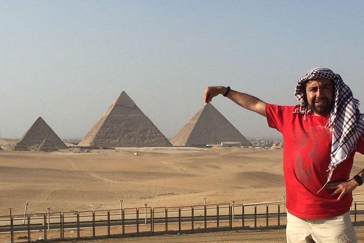 Private Day Tour to Giza Pyramids, Egyptian Museum And Khan el Khalili Bazaar