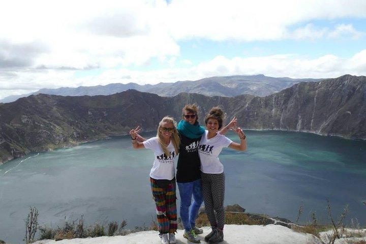 Daydream in Quilotoa: Laguna's Enchanting Embrace Awaits