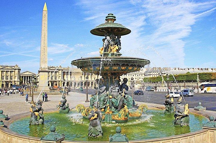 Paris Must-See Sites Tour for Families and Kids with Child-friendly Guide