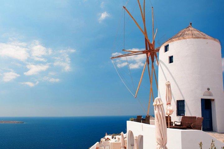 Santorini Full Day Tour: Fira, Oia Sunset & Beach (Small Group)