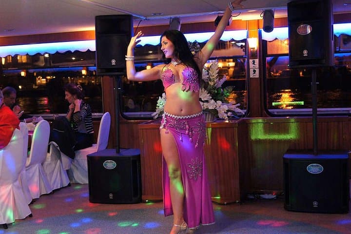 Istanbul Bosphorus Cruise with Dinner and Entertainment