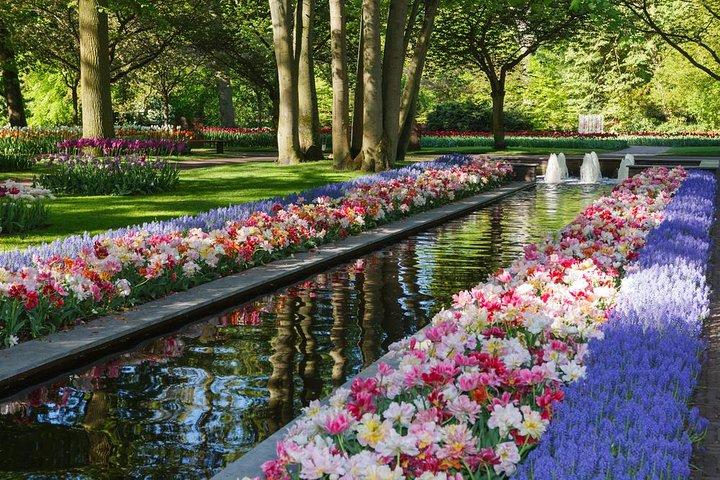 Day Trip to Keukenhof Gardens from Amsterdam with Tour Guide