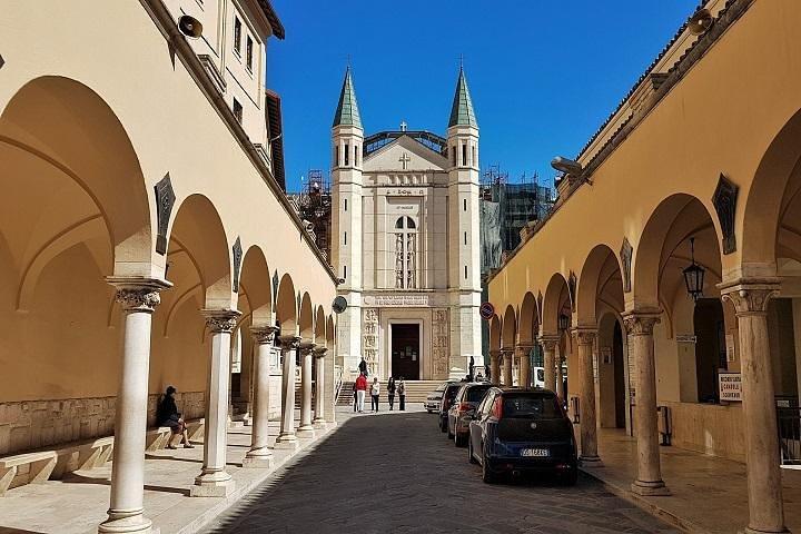 Cascia and Spoleto from Rome: Enjoy a Full-Day Private Tour