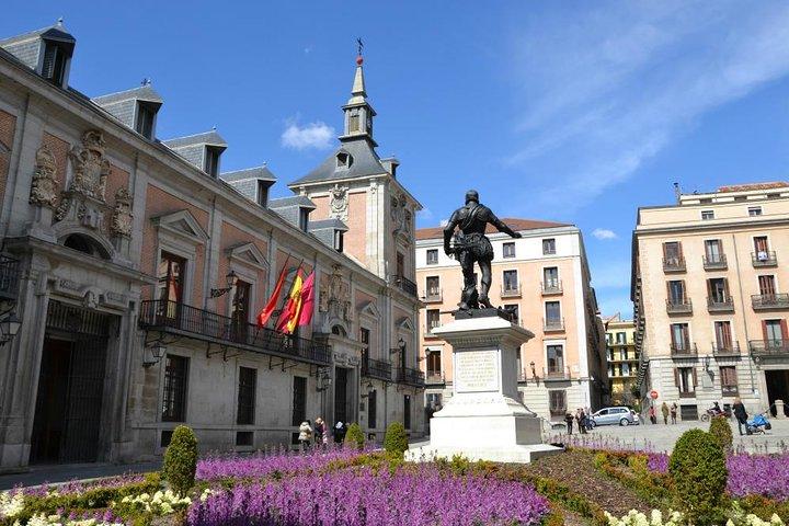 Private Walking Tour: Madrid Old Town & Stunning City Views