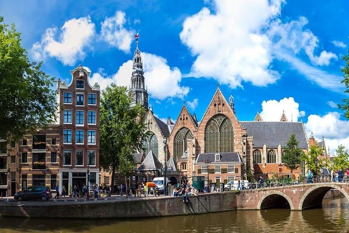 Private walking tour Amsterdam. English or Spanish.