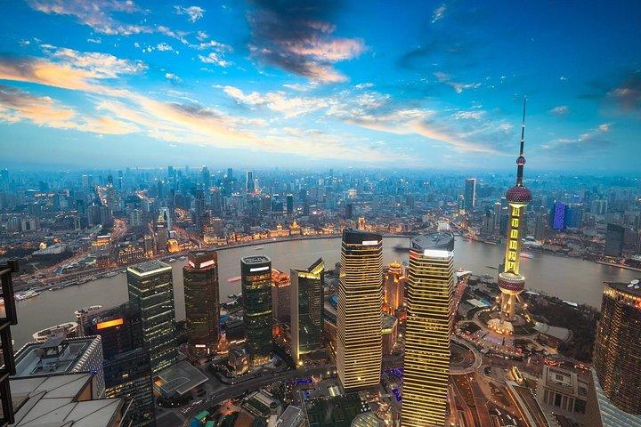 3-Hour Shanghai Bund Swift Tour with River Cruise or Skyscraper