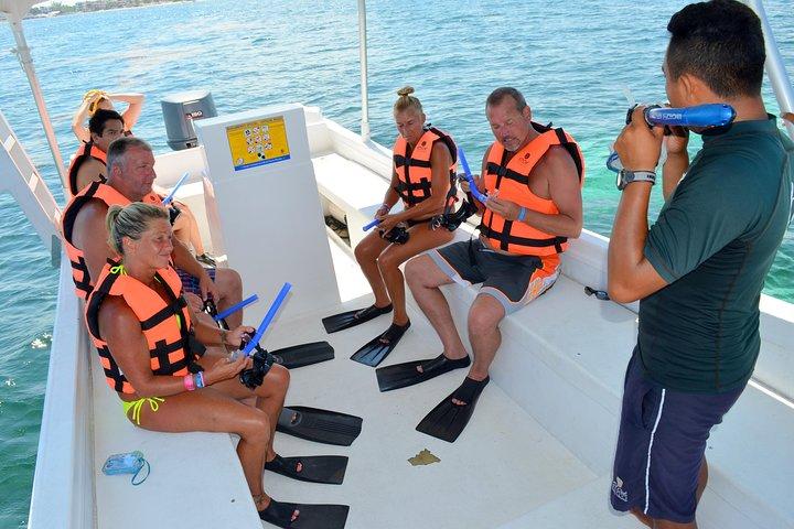 Catamaran Sail and Snorkeling Tour with Open Bar in Puerto Morelos